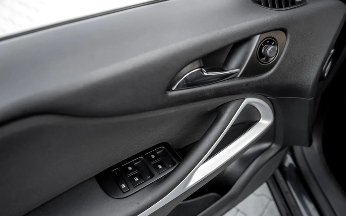 Toyota Yaris cena 59900 przebieg: 133344, rok produkcji 2021 z Puck małe 211